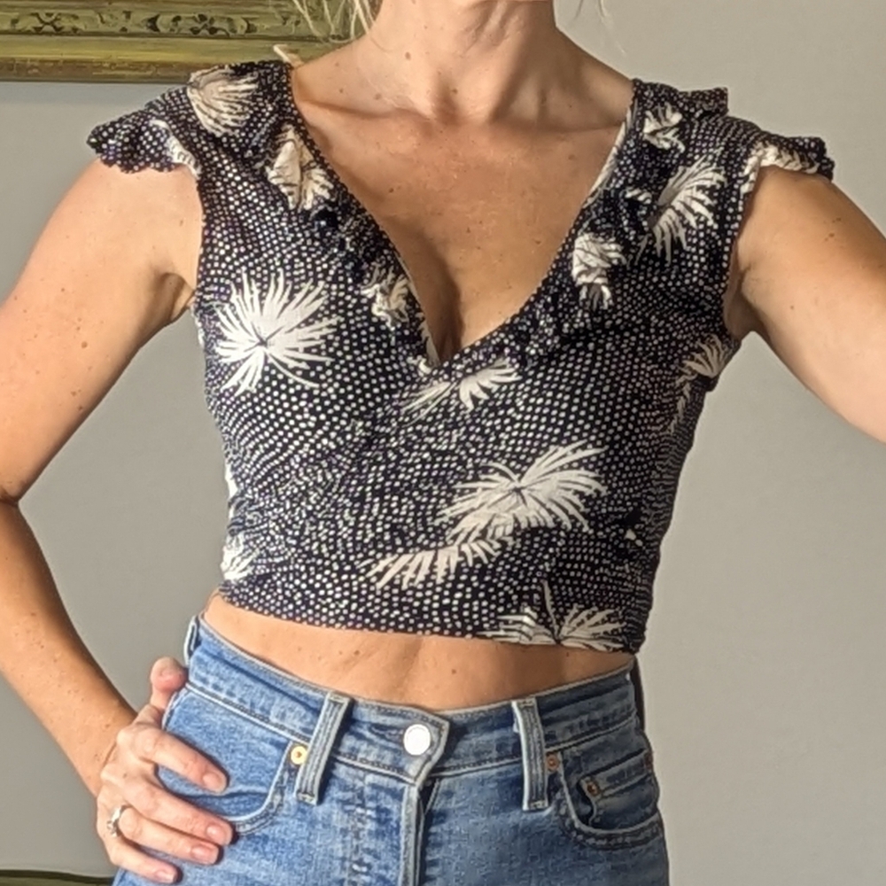 Billabong Black Floral Wrap Tie Shirt Tropical Vacation Womens Size Small